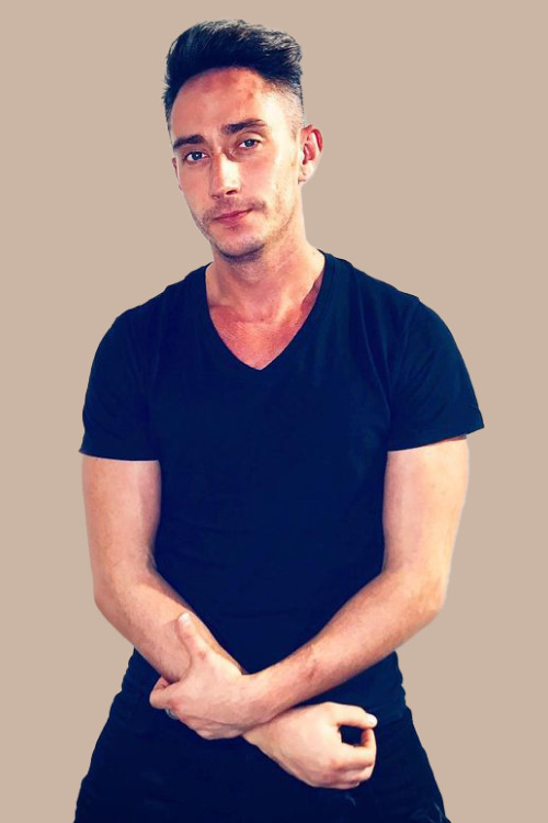 Men bu uzukli ayollarning bir nechta porno videolarini bosdim. Tugilgan kunida yashirin kamera